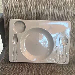 Lunch trays for kids senior homes, silverware 10 units in sale great organizing.